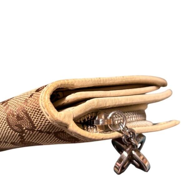 Gucci GG Canvas and Leather long wallet with interlocking GG charm pull - Picture 9 of 12